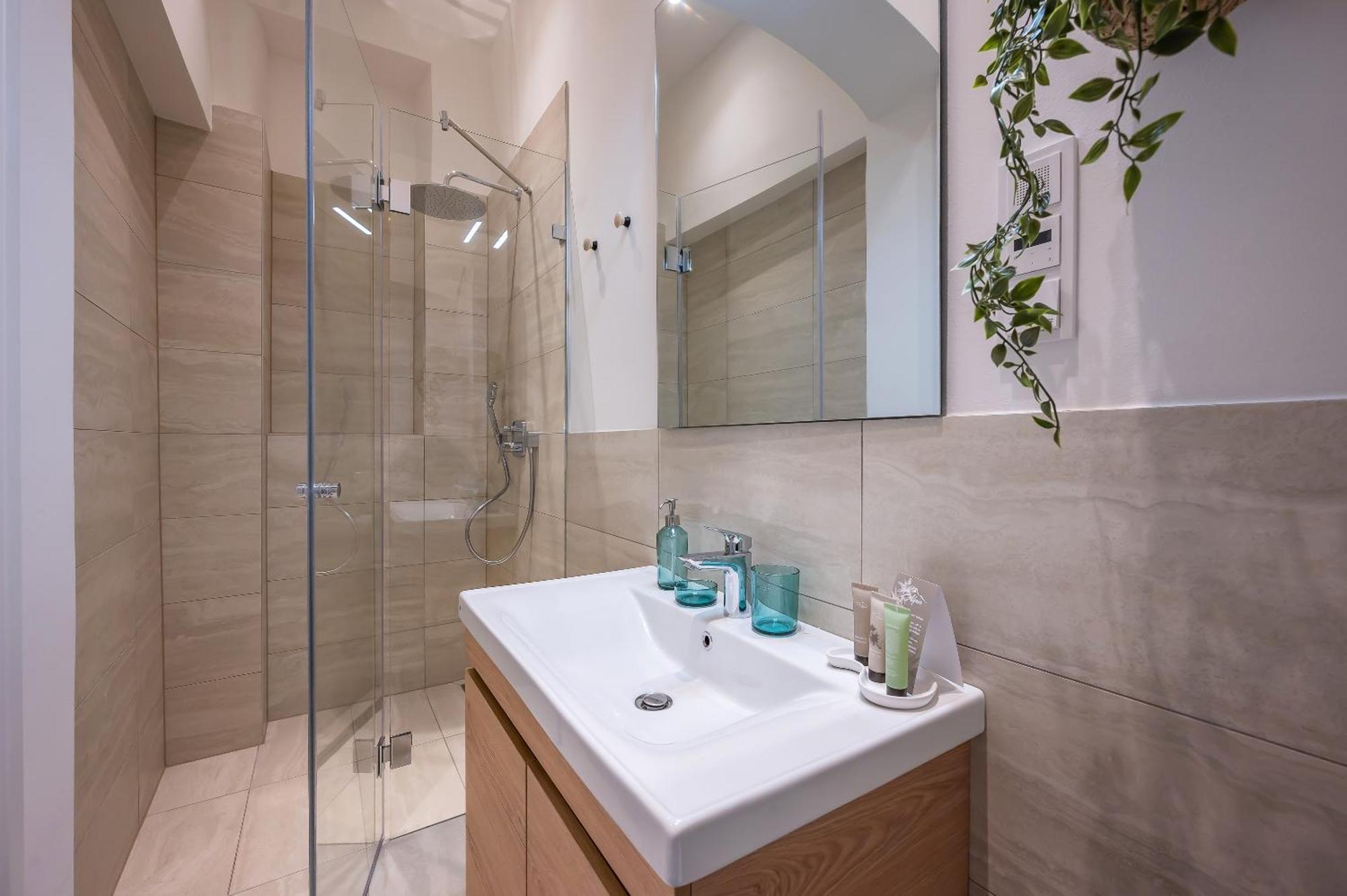Diamond Apartment
