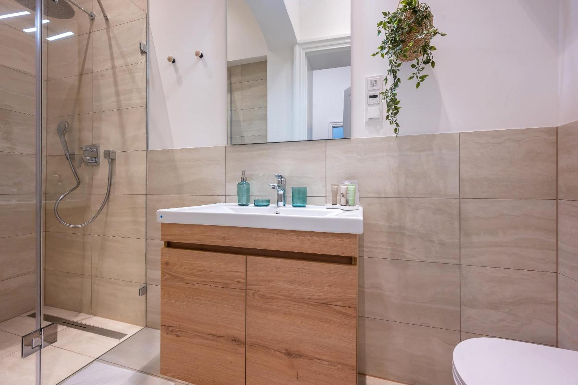 Diamond Apartment *
